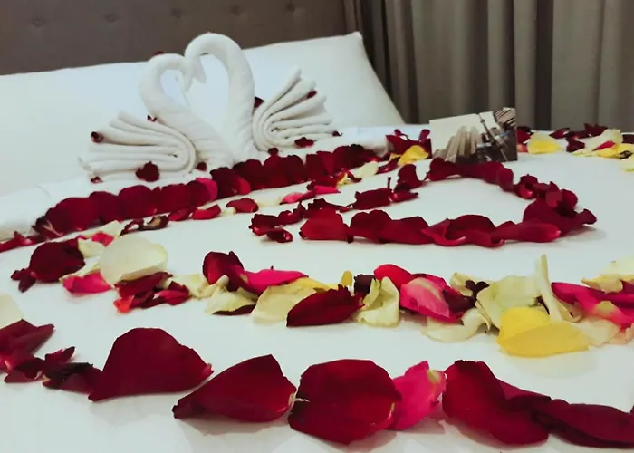 Aparthotel Maxstays - Max At The Venice Residences Manila